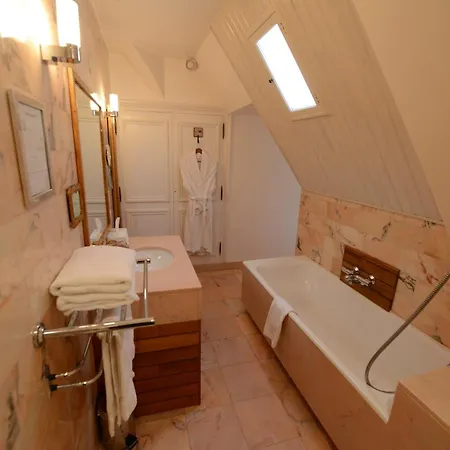 Hotel Chateau Du Boisniard 5*